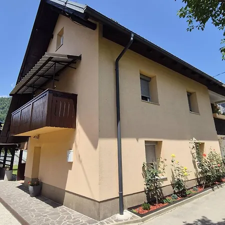 Hisa Javornik Nyaraló *